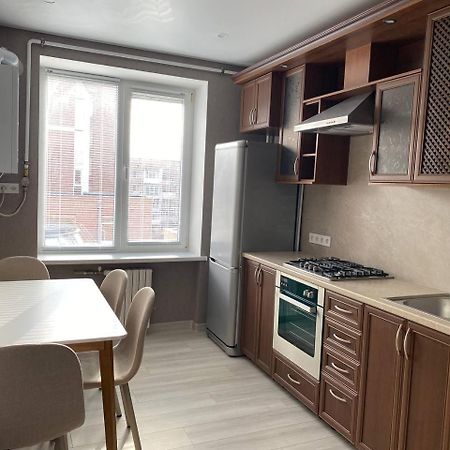 Apartpoltava Двокімнатні Апартаменти З Джакузі Біля Листопаду ภายนอก รูปภาพ