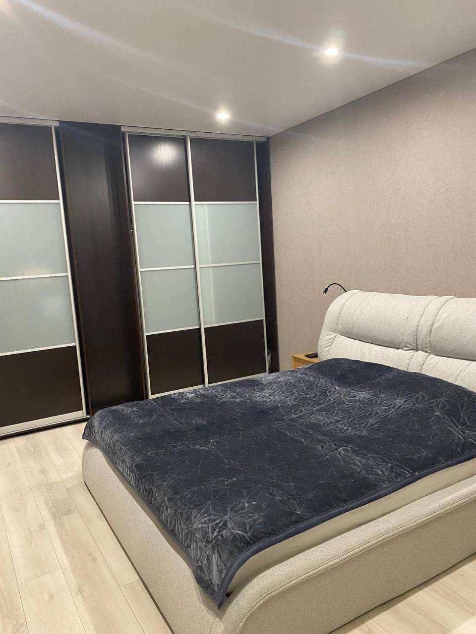 Apartpoltava Двокімнатні Апартаменти З Джакузі Біля Листопаду ภายนอก รูปภาพ