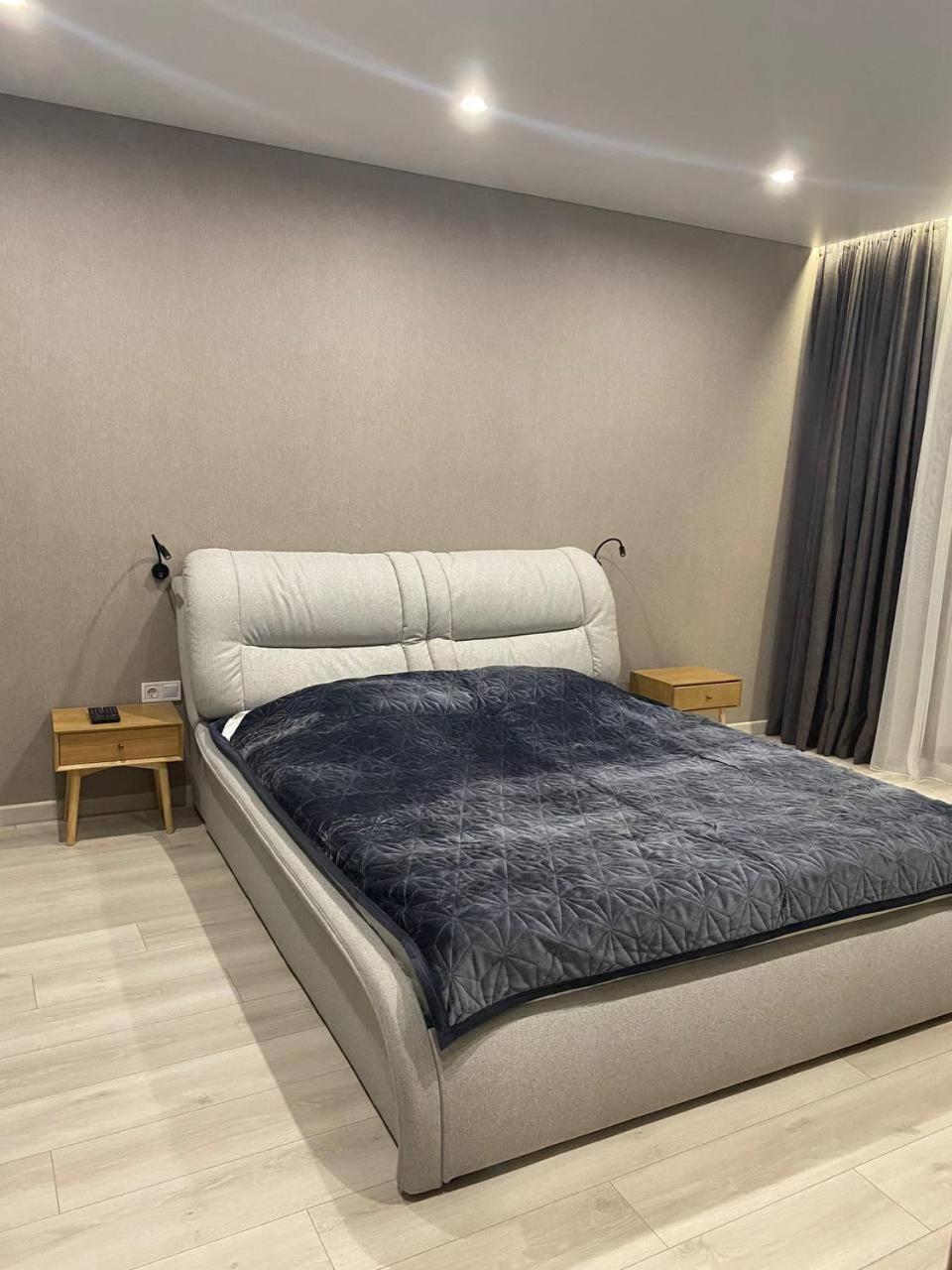 Apartpoltava Двокімнатні Апартаменти З Джакузі Біля Листопаду ภายนอก รูปภาพ