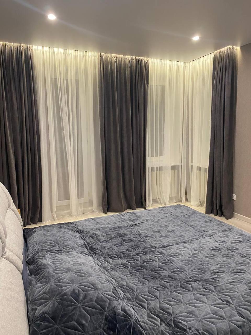 Apartpoltava Двокімнатні Апартаменти З Джакузі Біля Листопаду ภายนอก รูปภาพ