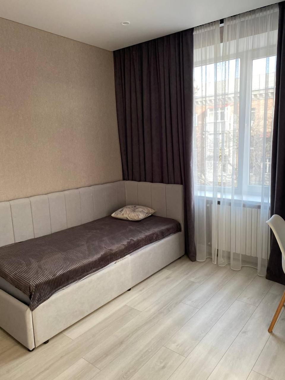 Apartpoltava Двокімнатні Апартаменти З Джакузі Біля Листопаду ภายนอก รูปภาพ